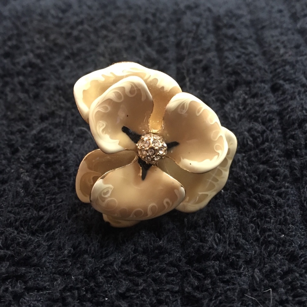 Ceramic flower ring - Picture 3 of 5